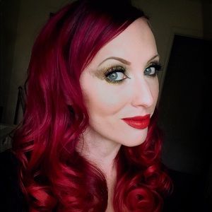 Meet your Posher, Julia